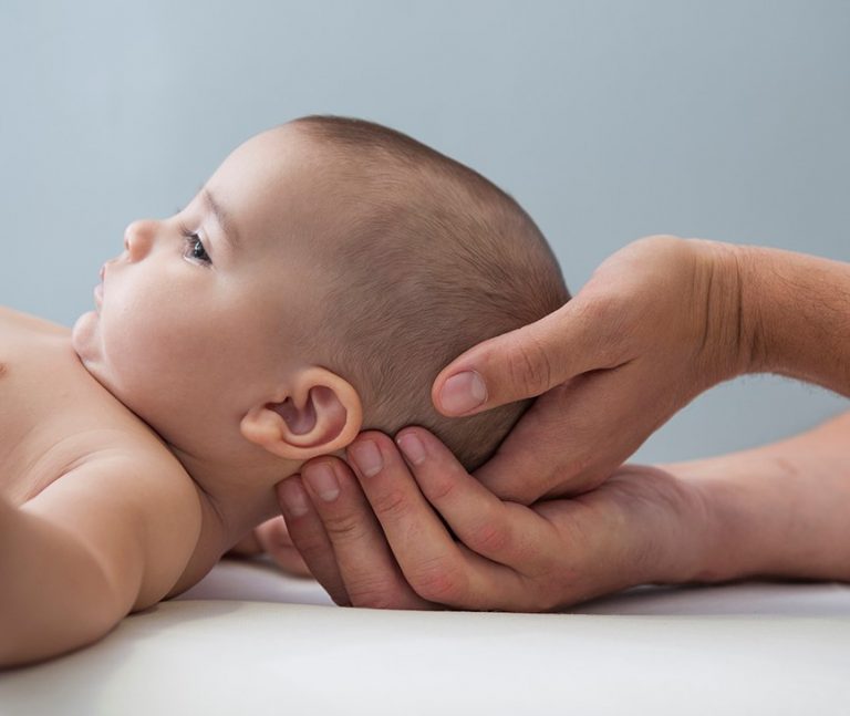 Diagnóstico y tratamiento de bebés sospechosos de desequilibrio cinemático debido a cepa suboccipital